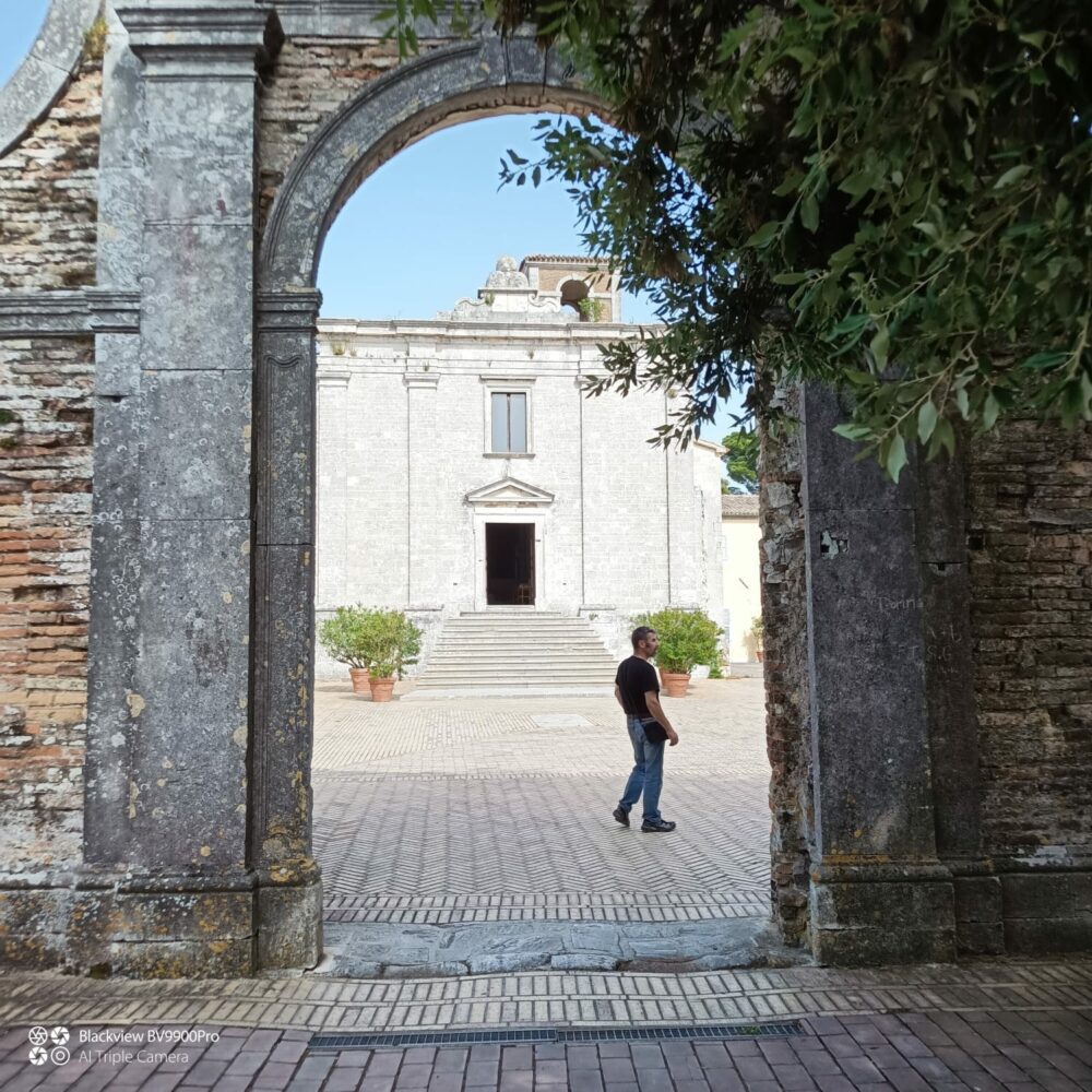 Chiesa di San Pietro conero esterno_