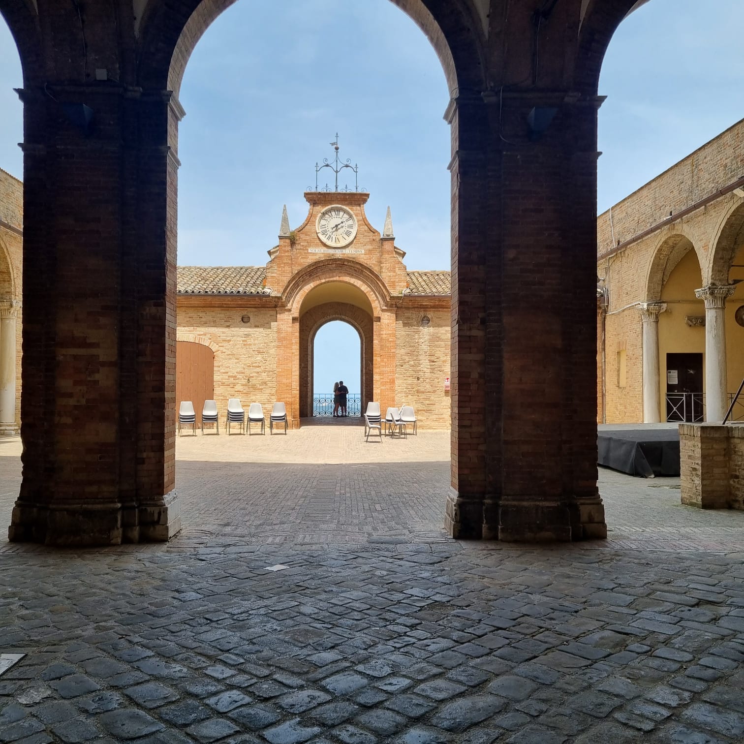 Visita Recanati: culla di poeti e città di storia