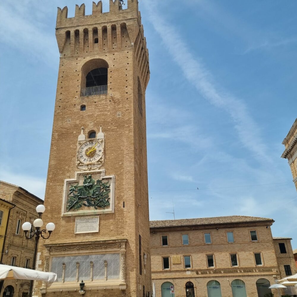 Visita Recanati: culla di poeti e città di storia