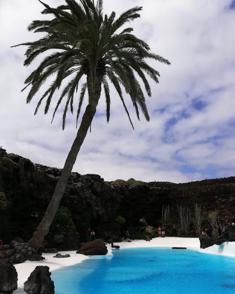 Vacanze a Lanzarote: un viaggio tra vulcani e arte