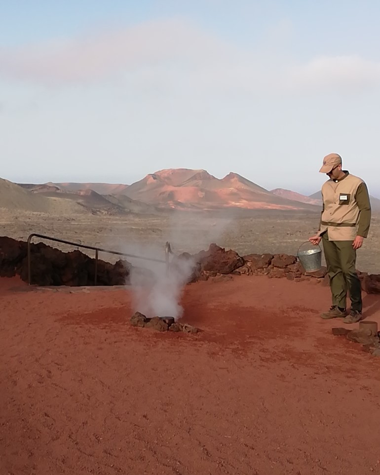 Vacanze a Lanzarote: un viaggio tra vulcani e arte